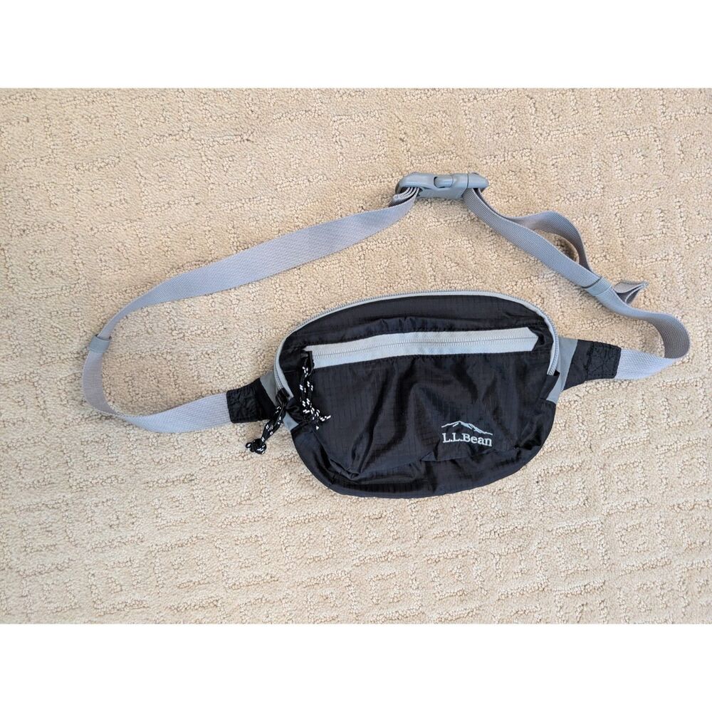 L.L. Bean Fanny Pack Black Waist Belt Buckle Zip Outdoor Hiking